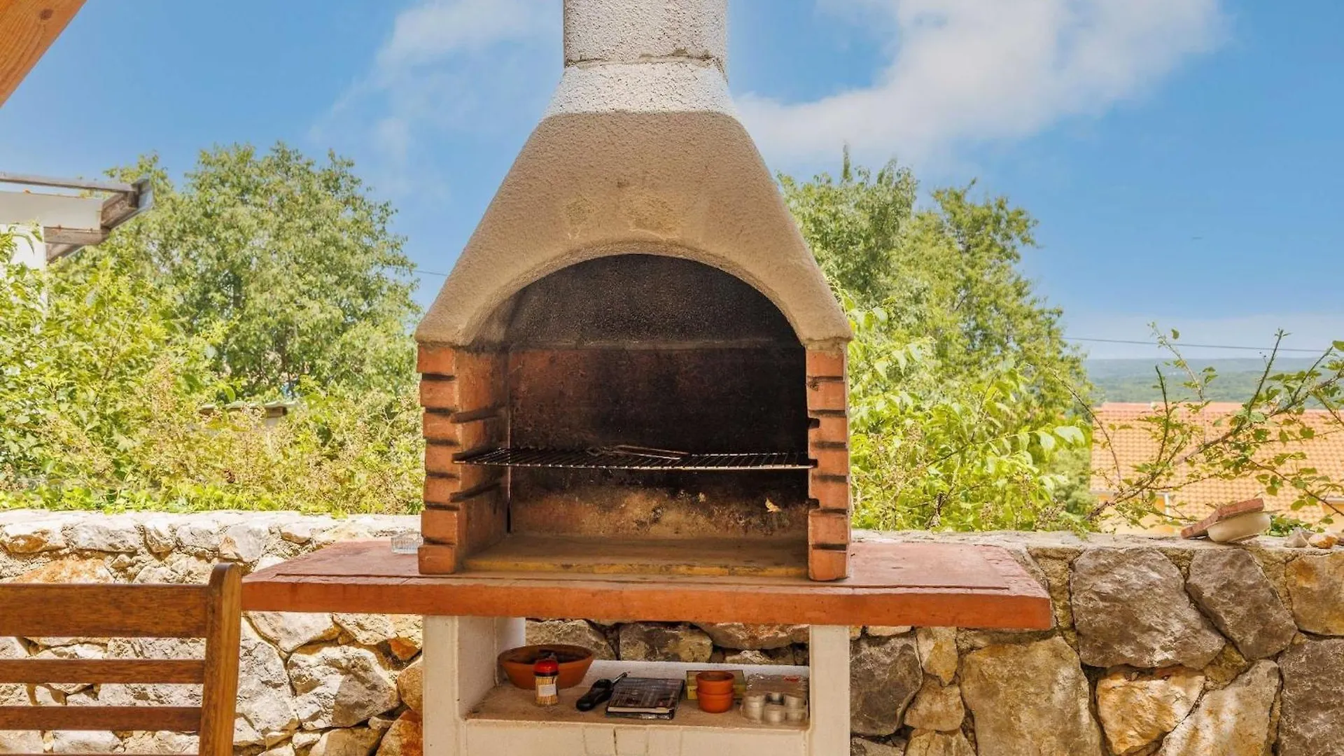 Wonderful Krk Island Stay Shared Pool, Grill Patio, And Nearby Beaches - Studio Apartment Krk Town